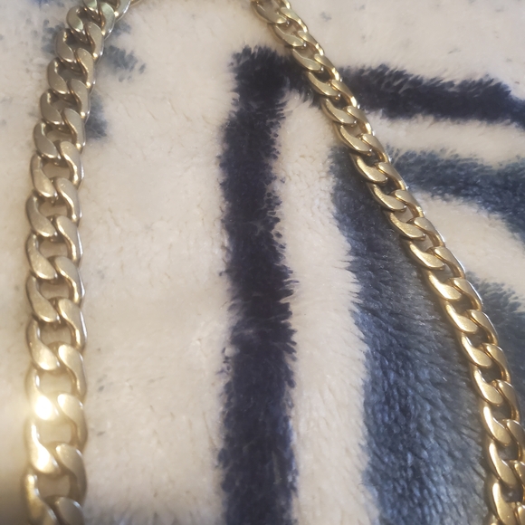 Authentic Gucci - Picture 9 of 16